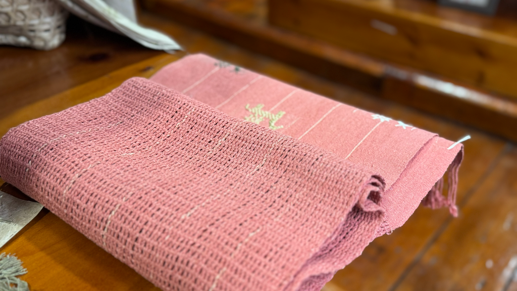 Net Scarf (Horse Motif-Madder)